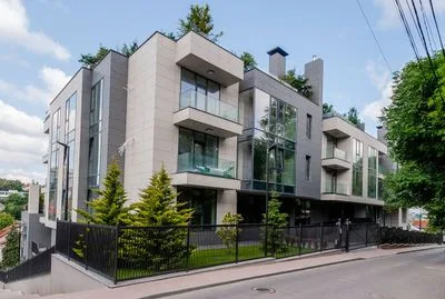 Apartament 3 camere, 182 m², Centru, str. Universității