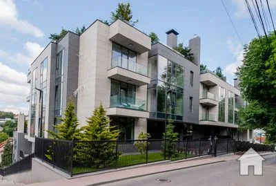 Apartament 3 camere, 182 m², Centru, str. str. Universității