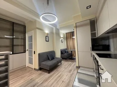 Apartament 2 camere, 67 m², Centru, str. str. Tricolorului