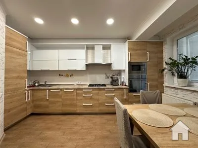 Apartament 3 camere, 92 m², Botanica, str. str. Trandafirilor